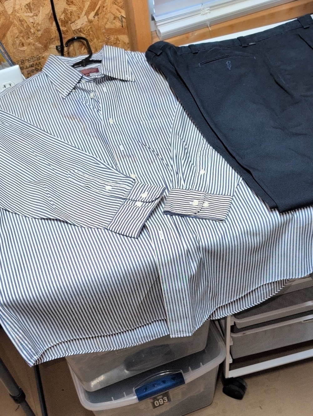 ArborWay  Navy & White Stripe Dress Shirt/ Navy Dockers 40/29 Pants